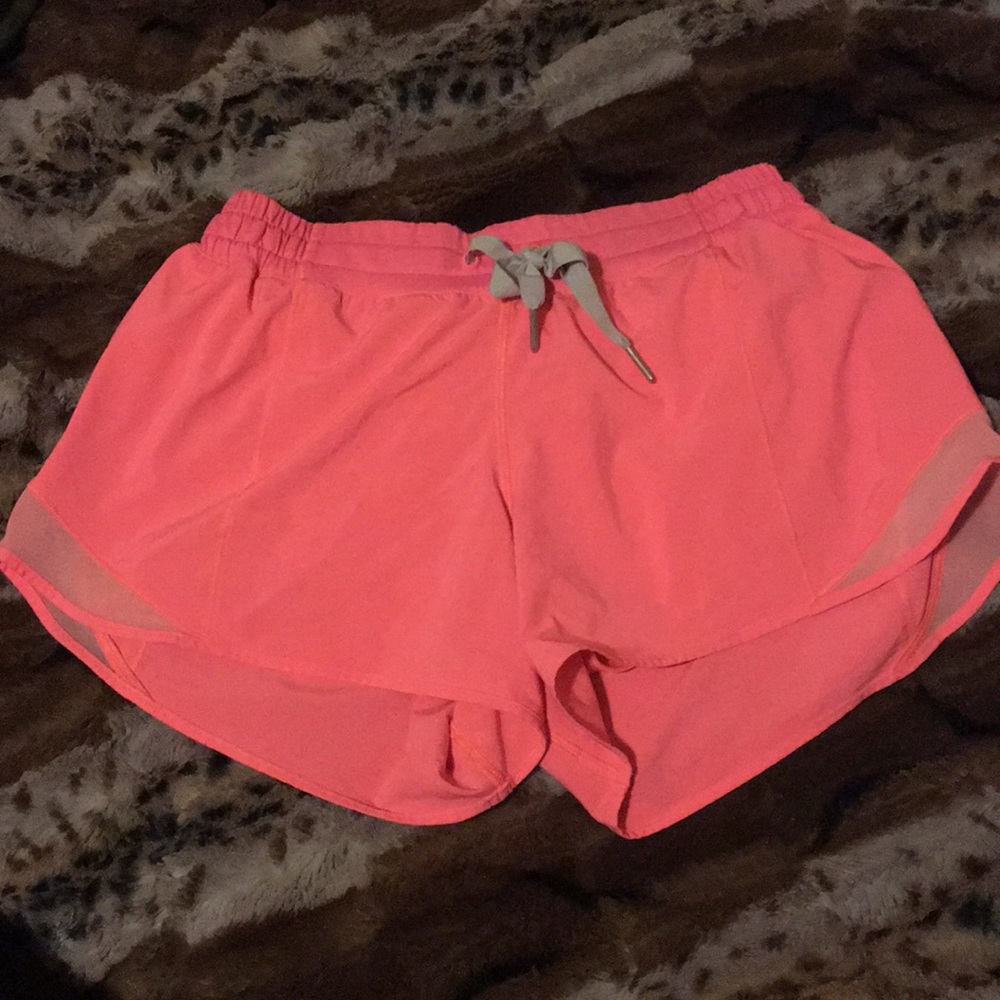 Lulu hotty hot shorts size 8